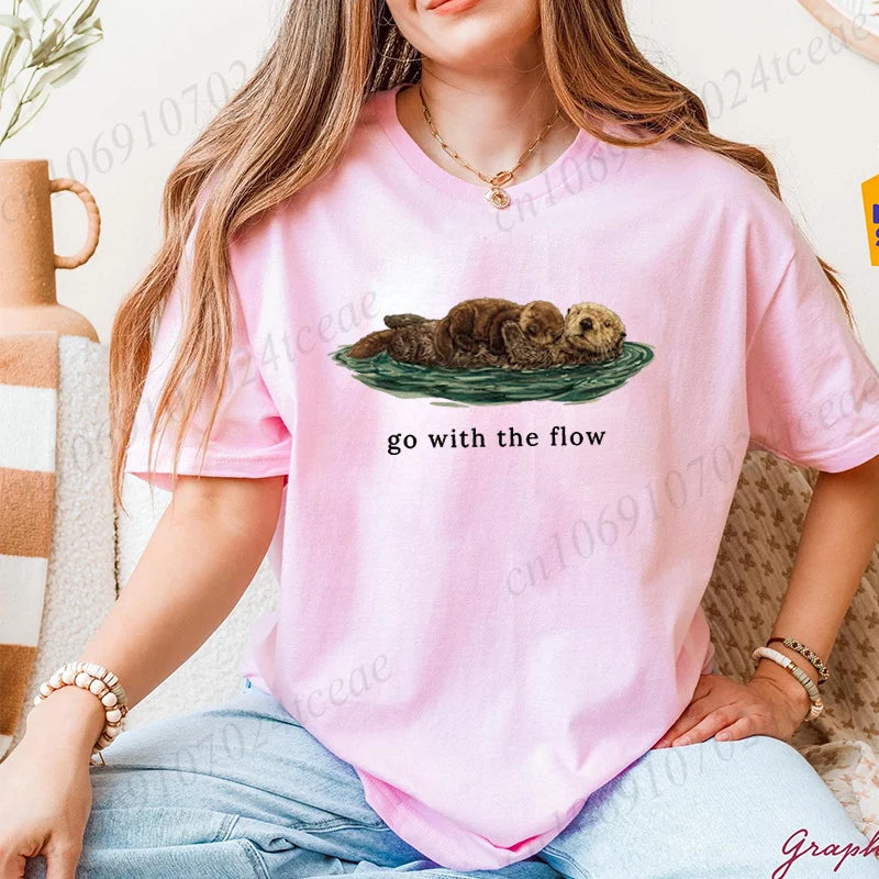 Go with The Flow Shirt,Cute Otter Print Women's T-Shirts,Sea Otter Lover Gift,Vintage Nature Graphic T-shirt,Ocean Life Tees